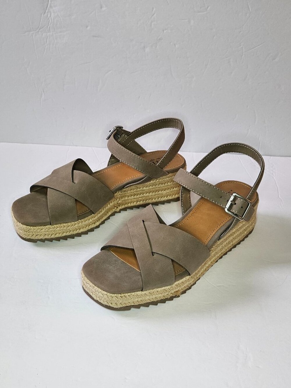 a.n.a Taupe Espadrille Platform Sandals Womens Size 8